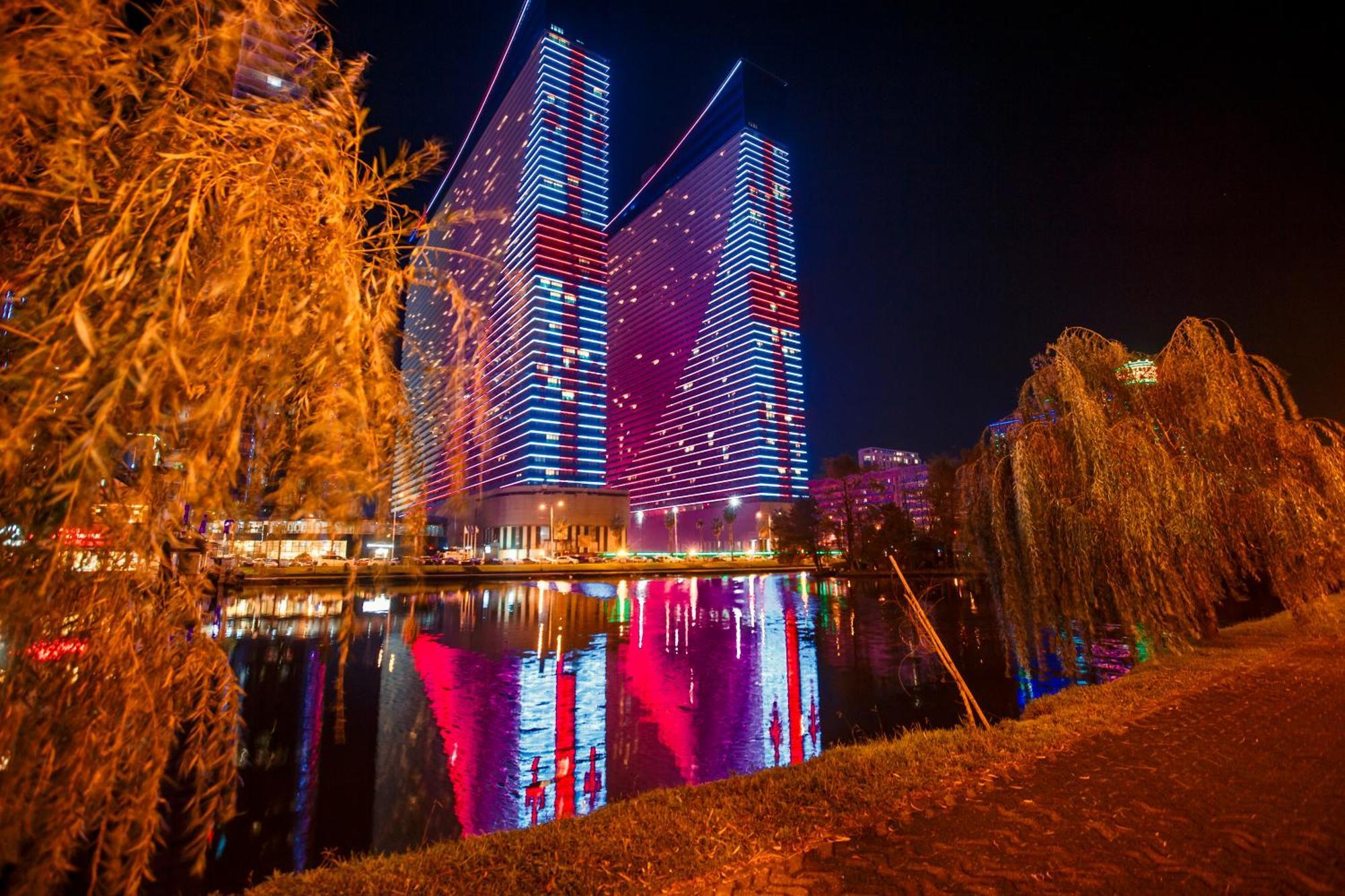 Panorama Orbi Beach Resort Center Suite Batumi Exteriör bild
