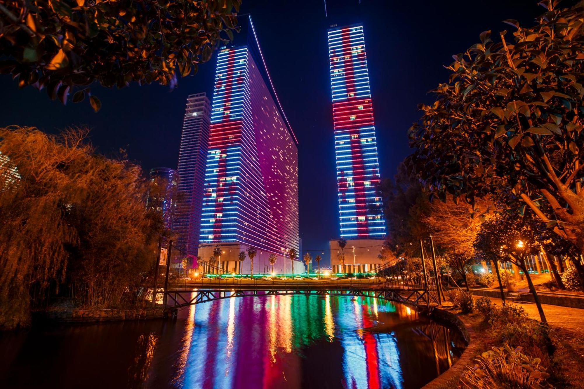 Panorama Orbi Beach Resort Center Suite Batumi Exteriör bild