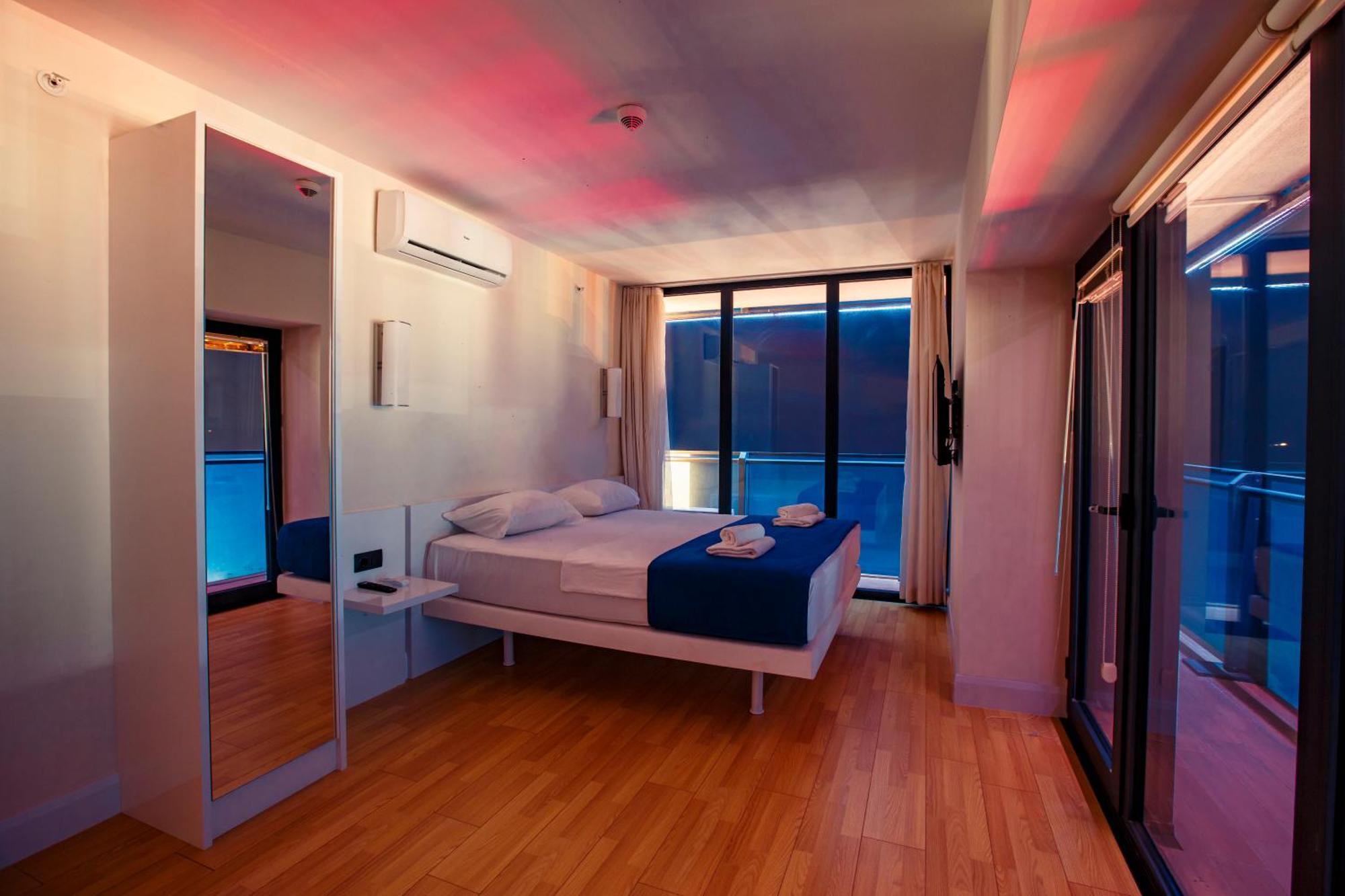 Panorama Orbi Beach Resort Center Suite Batumi Exteriör bild